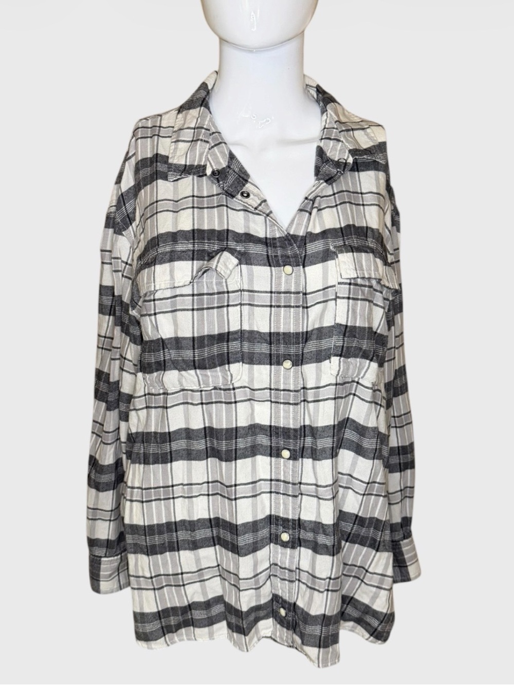 American Eagle Outfitters Black and White Plaid Button-Down Shirt